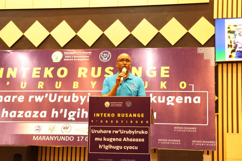 Akarere ka Bugesera kagiranye igihango n’urubyiruko