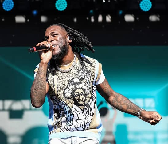 Burna Boy yiyongereye ku banyafurika bakoze amateka muri Amerika