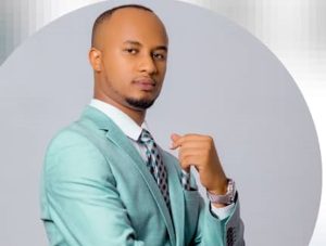 Icyo Cyusa yibanzeho ahitamo abahanzi bazamufasha&nbsp; mu gitaramo