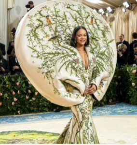 Abakunzi n’abafana ba Rihanna bijujutiye kuba ataragaragaye muri Meta Gala 2024