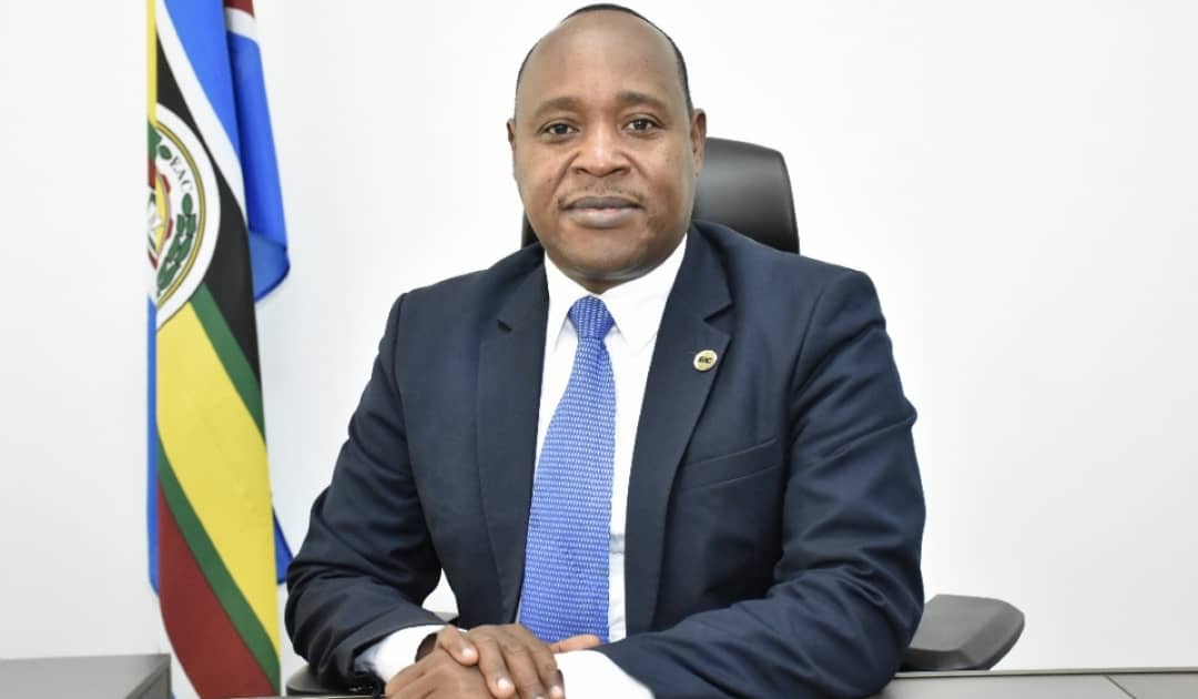Mathuki wayoboye EAC agiye gukorwaho iperereza akekwaho ruswa