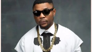 Umuhanzi Oritsefemi yishongoye kuri Wizkid, Davido na Burna Boy