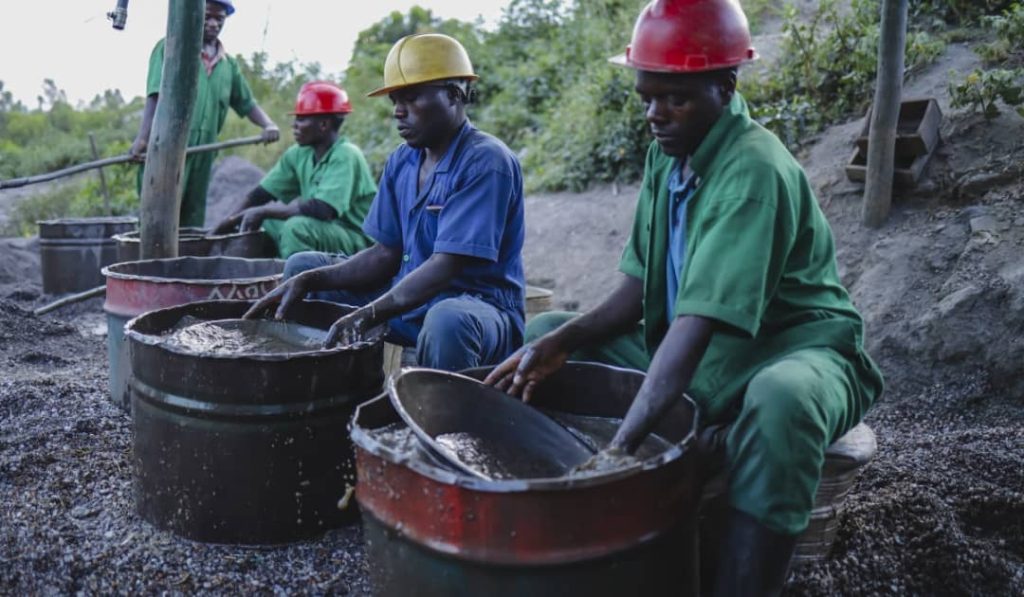 Leta yateguriye ibihano bikakaye abacukura amabuye y’agaciro bitemewe n’amategeko