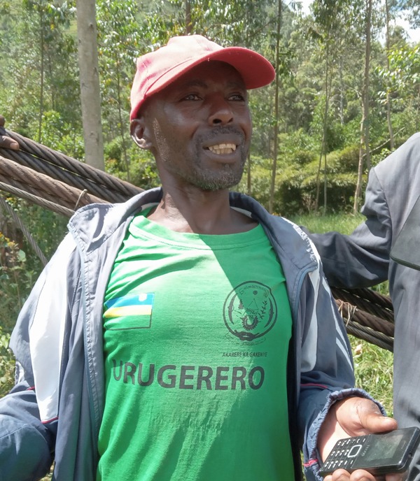 Gakenke: Ba Mudugudu bifuza gufashwa kubona telefone zigezweho