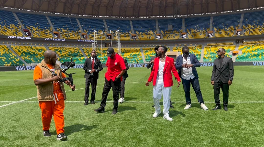 Khalifan yakoranye indirimbo n’abarimo Tom Close na Masamba