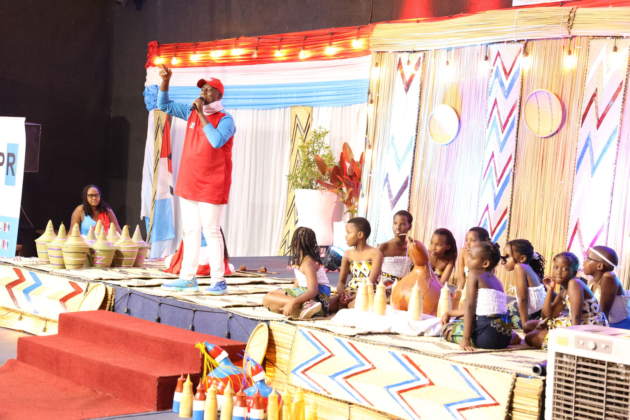 Senderi yifatanyije n’abanyamuryango ba RPF Inkotanyi kwishimira ibyagezweho