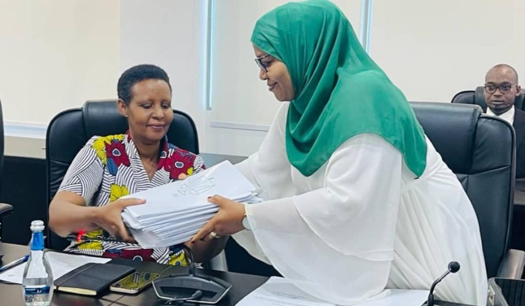 NEC yakiriye abasaga 670 basabye kuba Abakandida Depite