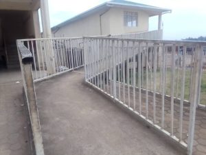 Abagana isoko rya Nyagatare bishimira ko bashyiriweho inzira z’abafite ubumuga