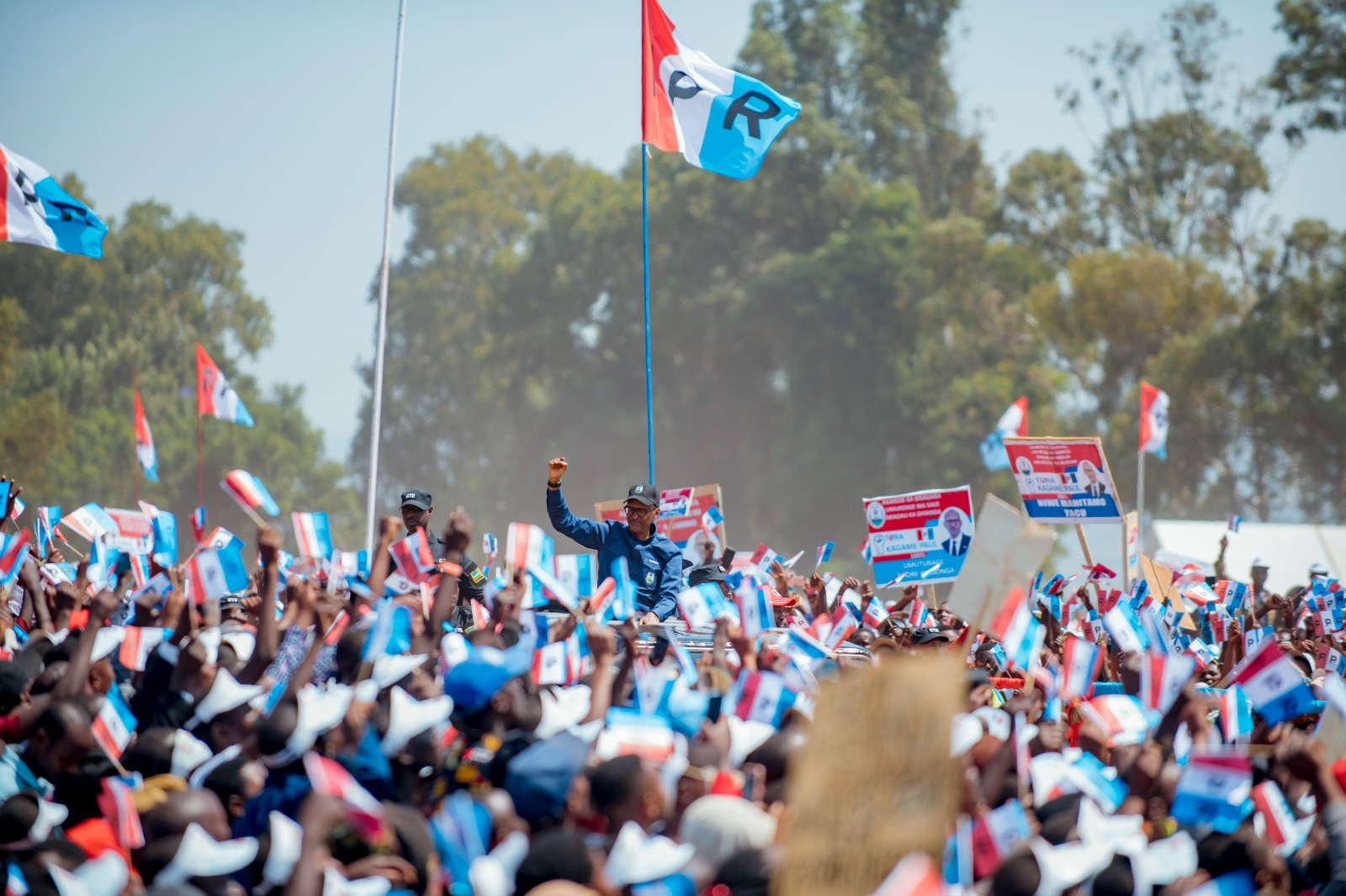 Paul Kagame yahishuye uko yari agiye kugirirwa nabi muri Sitade i Huye
