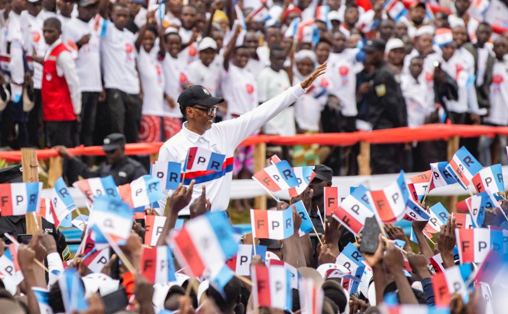 Kwifatanya kw’imitwe ya politiki na FPR si intege nke- Kagame