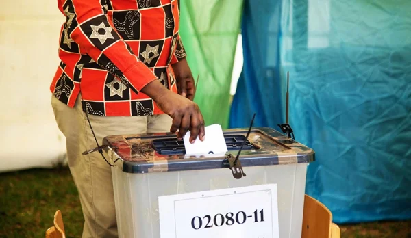 Abasaga miliyoni 9 ni bo bari kuri lisiti y’agateganyo y’abemerewe gutora- NEC