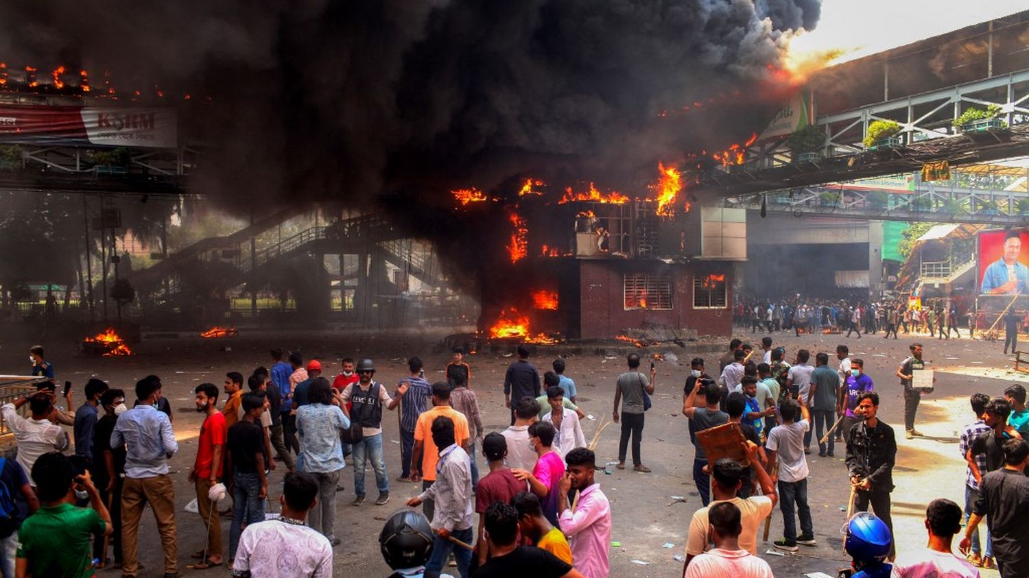 Bangladesh hakomeje imyigaragambyo yaguyemo abagera kuri 50