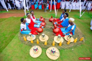 Gicumbi: Abakecuru barashimira Kagame wabahaye amasaziro meza