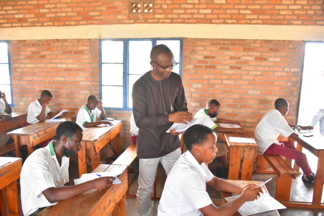 Ruhango: Abanyeshuri batangiye ibizamini bya Leta bafite intego yo gutsinda