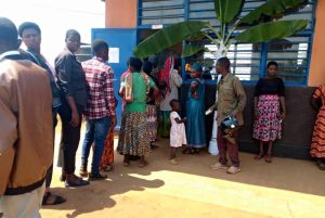 Muhura basabye ko abazatorwa bazabashyirira kaburimbo mu muhanda Muhura- Ndatemwa