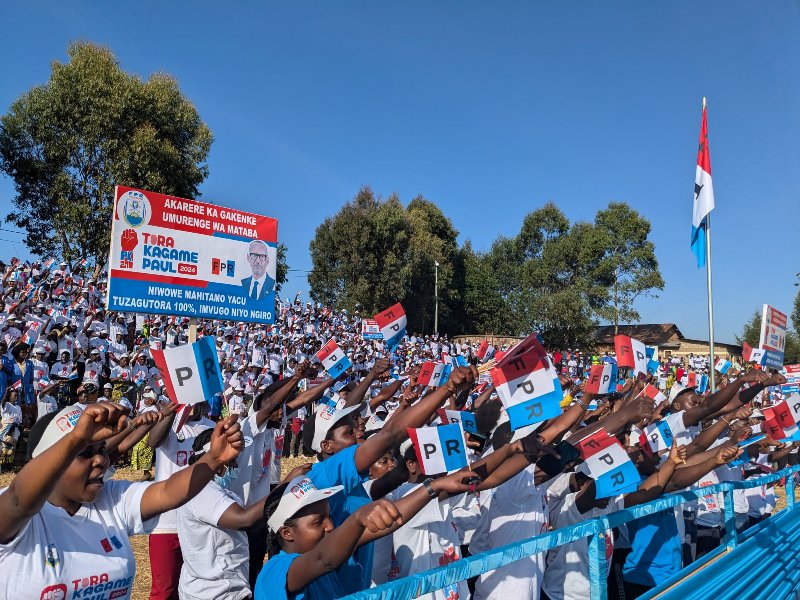 Gakenke: Abaturage bavuga ko bazatora Kagame wabahaye amashanyarazi