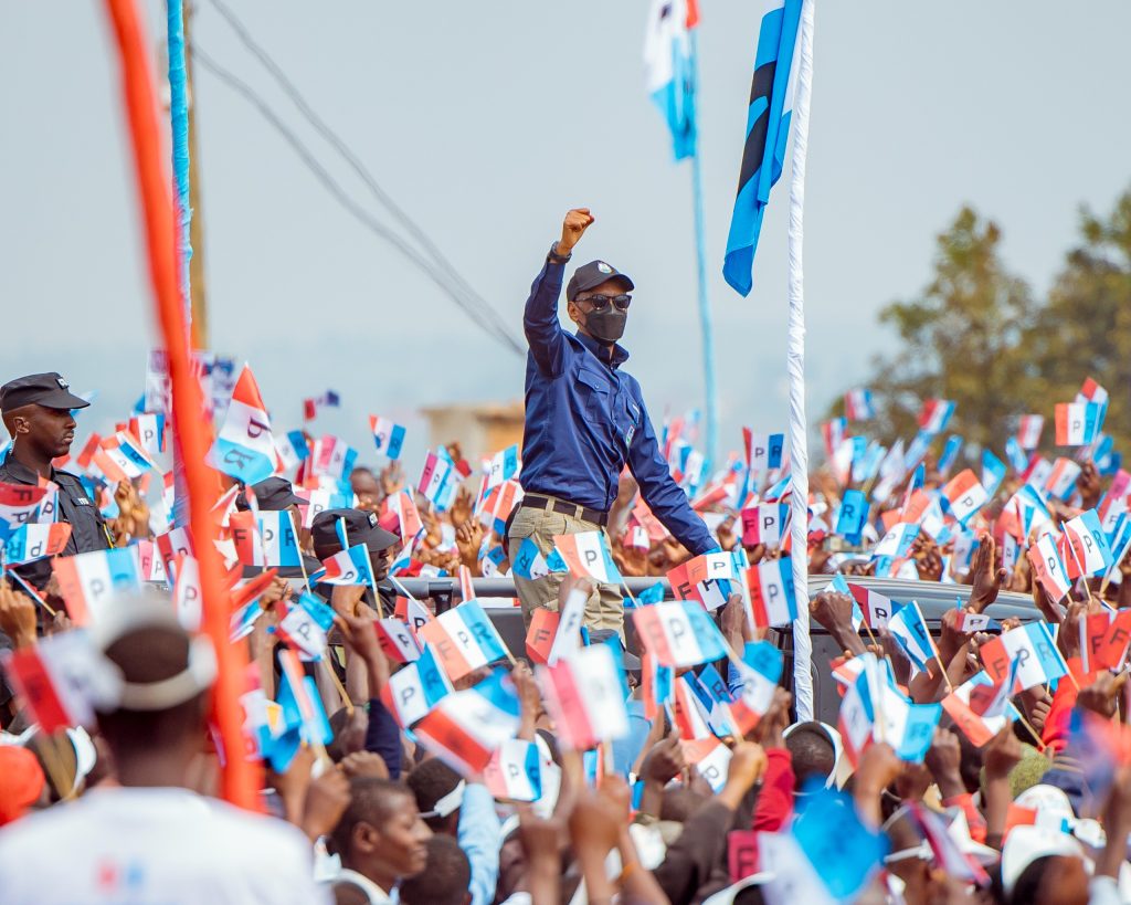 Amajyambere twifuza turayakozaho imitwe y’intoki-Paul Kagame