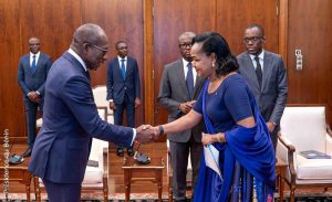 Ambasaderi Mbabazi yatanze impapuro zimwemerera guhagararira u Rwanda muri Bénin