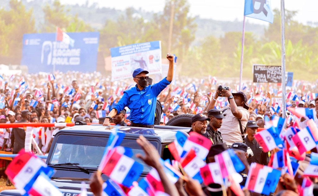 Kagame yasezeranyije impinduka mu Mujyi wa Kayonza