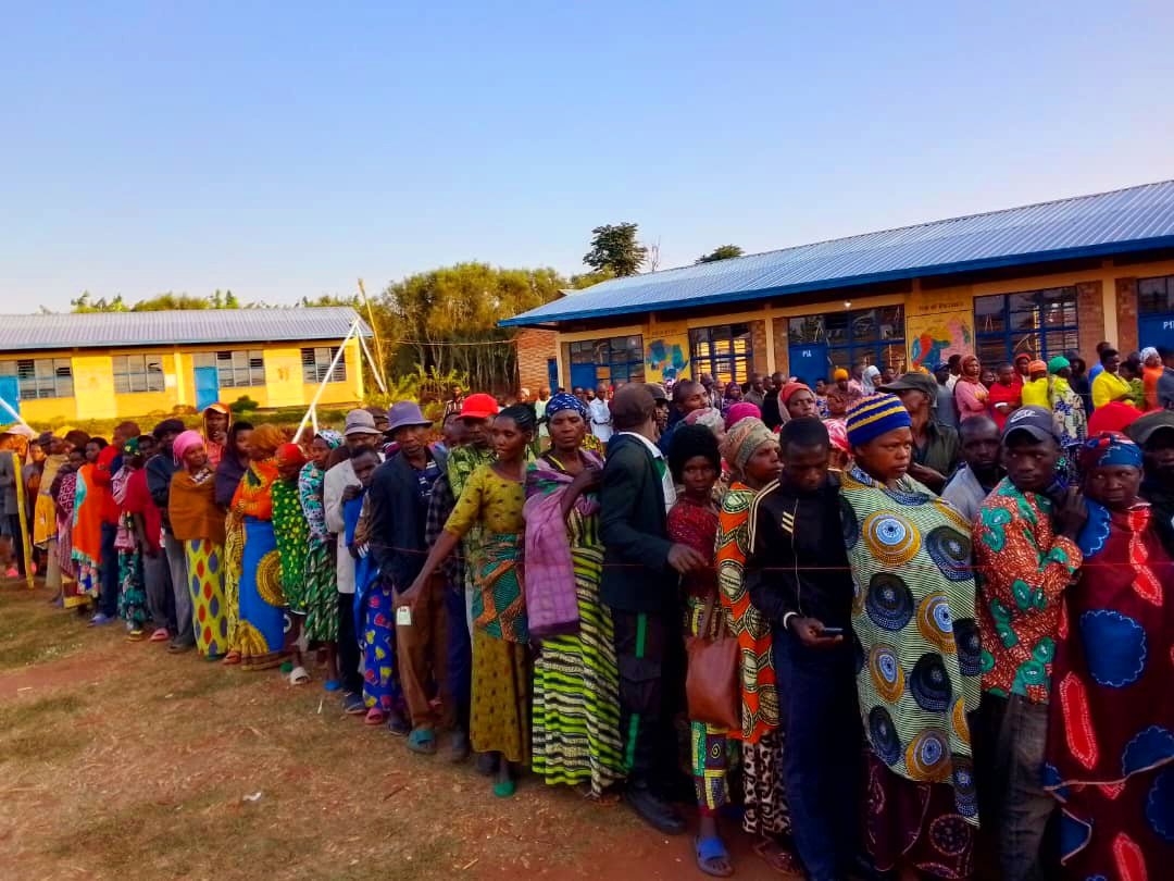 Abasaga miliyoni 9 bazindukiye mu matora mu Rwanda 