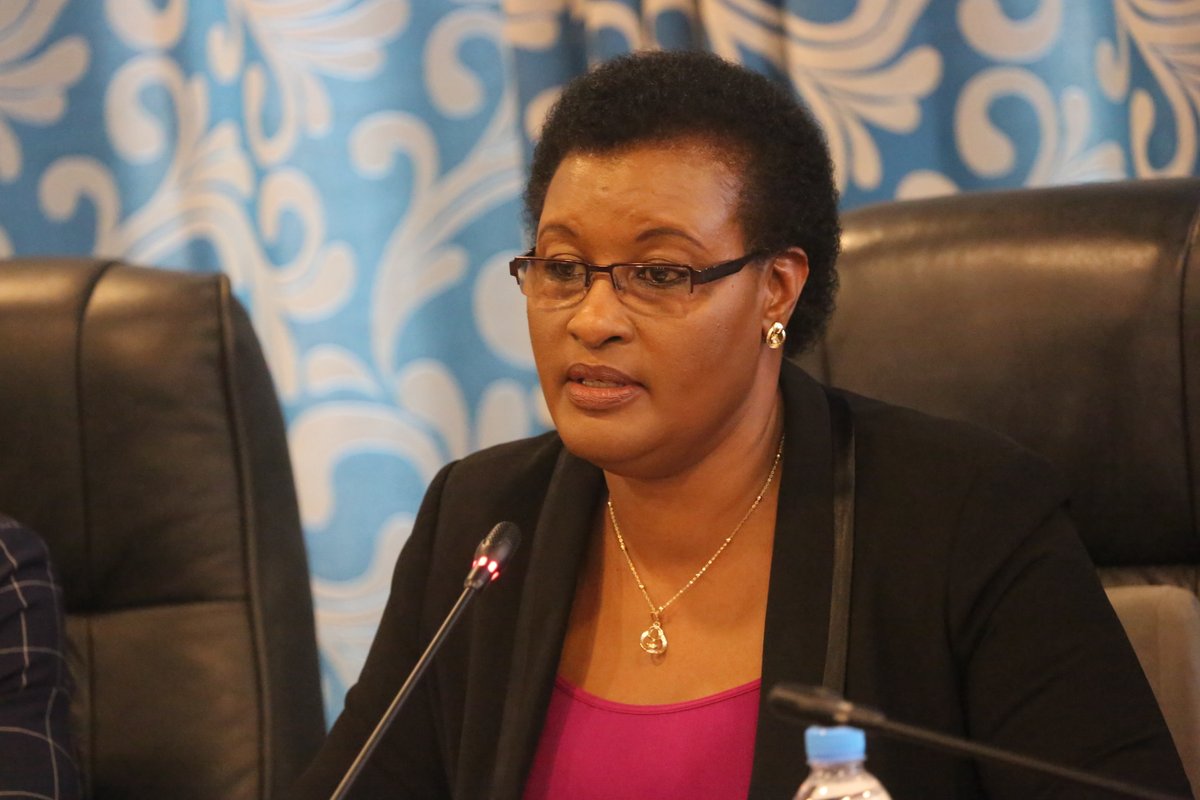Abadepite bakwiye kuzajyana n’umuvuduko igihugu gifite – Mukabarisa