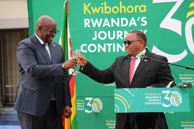 Zimbabwe yashimiye u Rwanda rwayoherereje toni 1000 z’ibigori