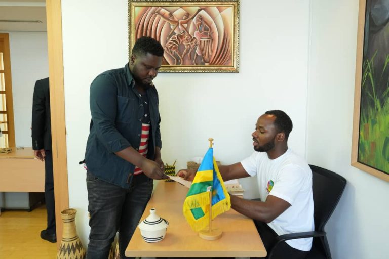Uko amatora arimo kugenda hanze y’u Rwanda