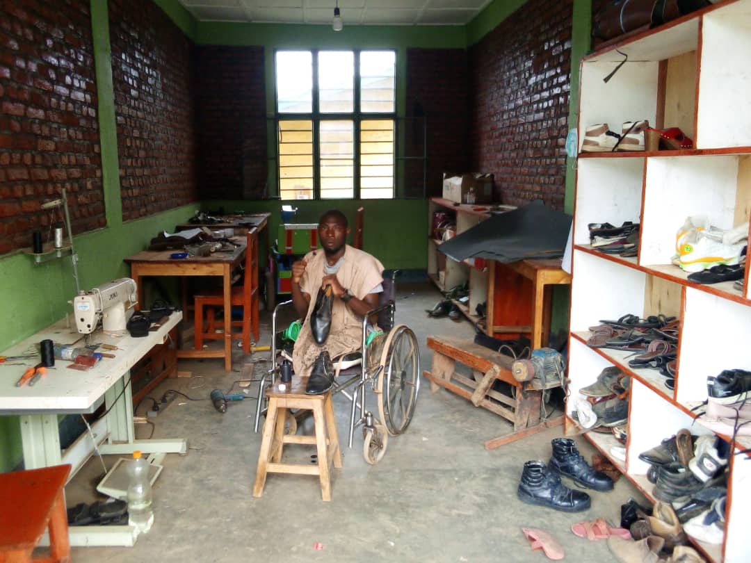 Nyamasheke: Ndayisabye ufite ubumuga bw’ingingo yiteje imbere anatanga akazi