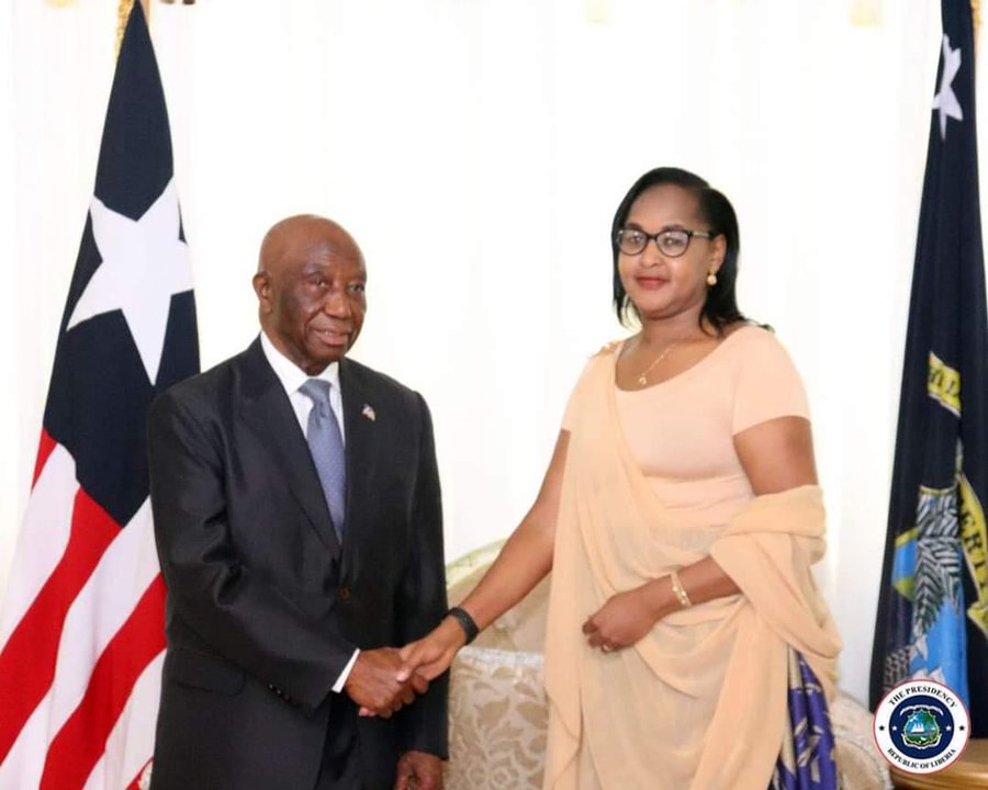 Amb Mbabazi yatanze impapuro zimwemerera guhagararira u Rwanda muri Liberia
