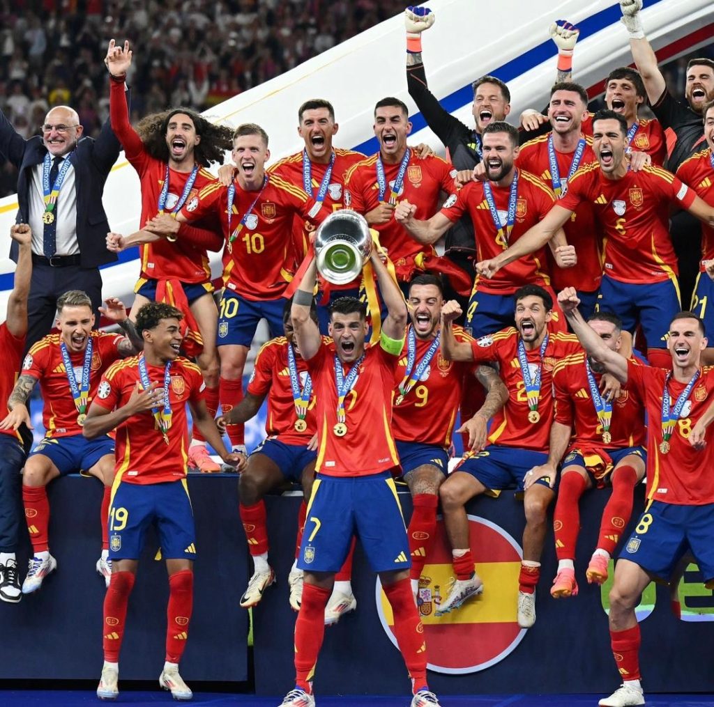 Euro 2024: Espagne yegukanye igikombe cya kane yandika amateka (Amafoto)