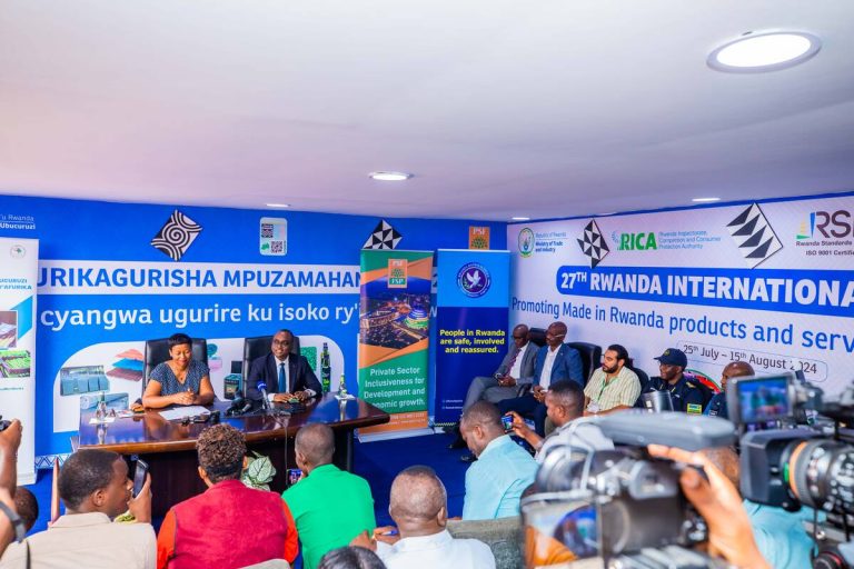 MINICOM iha agaciro abamurika ibyo bakora