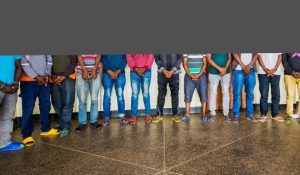 Kigali: Abantu 20 bakurikiranyweho gukura utugabanyamuvuduko mu modoka