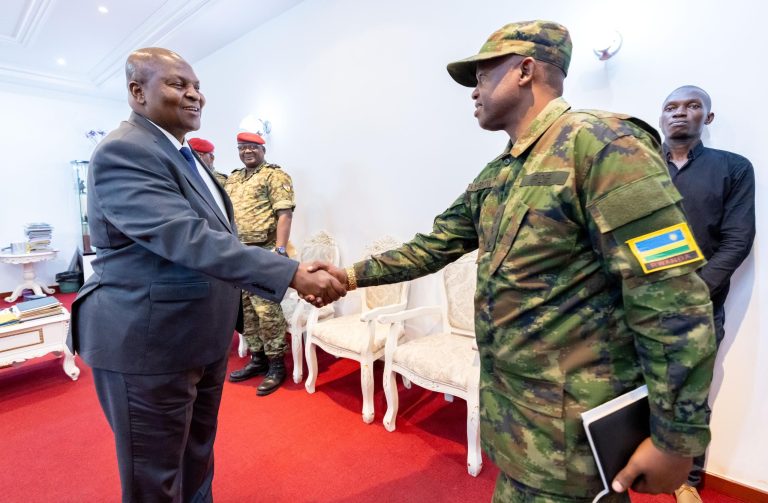Santarafurika: Perezida Touadéra yahuye na Gen Nyakarundi (Amafoto)