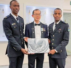 Abapolisi 2 b’u Rwanda basoje amasomo mu ishuri ryo muri Singapore