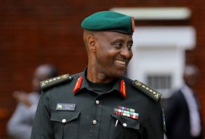 Abajenerali batanu barimo Gen. Kazura bemerewe ikiruhuko cy’izabukuru&nbsp;