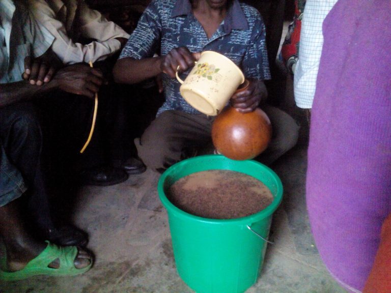 Burera:  Abaturage babangamiwe n’inzoga z’inkorano zitwa Kunjakunja n’Umutaragweja