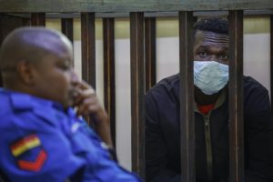 Kenya: Abapolisi 5 bakekwaho gutorokesha umwicanyi ruharwa