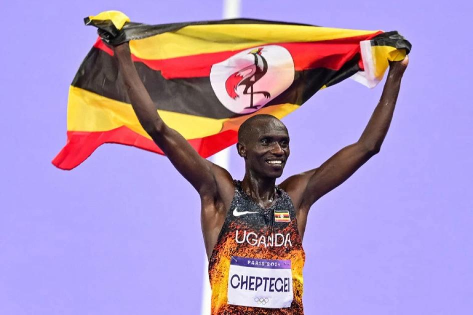 Perezida Museveni yashimiye Cheptegei Joshua wakoze amateka mu mikino Olempike