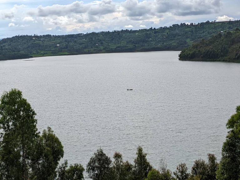 Nyamasheke:  Umusore w’imyaka 21 yarohamye mu Kivu amaze kubatizwa arapfa