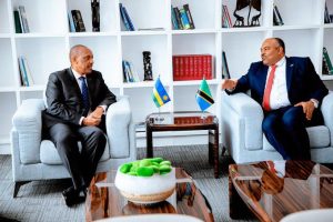 Gen. Nyamvumba yatanze impapuro zimwemerera guhagararira u Rwanda muri Tanzania