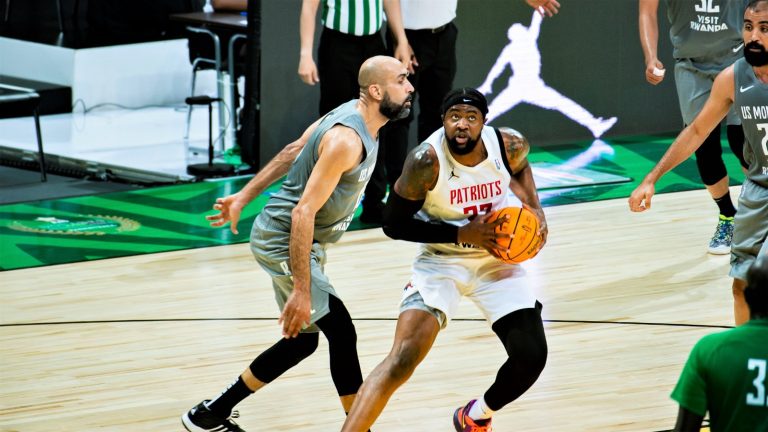 Basketball: Prince Ibeh yagarutse muri Patriots yitegura Playoffs