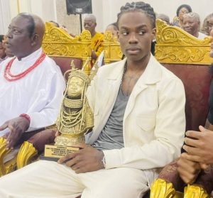 Umwami wa Benin yahaye impano umuhanzi Rema