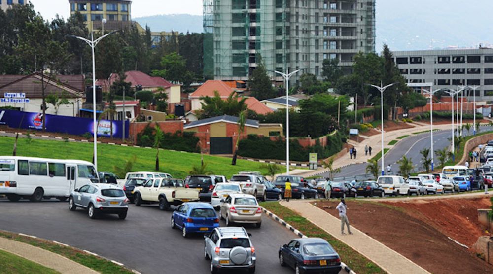 Abatwara ibinyabiziga basabwe gukoresha umuhanda ku buryo butekanye
