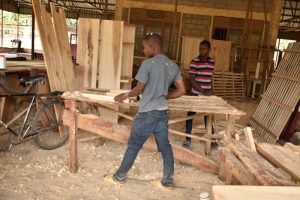 Nyabihu: Uwatundaga urwagwa ku 100 Frw yize ubububaji yinjiza asaga 100 000 Frw