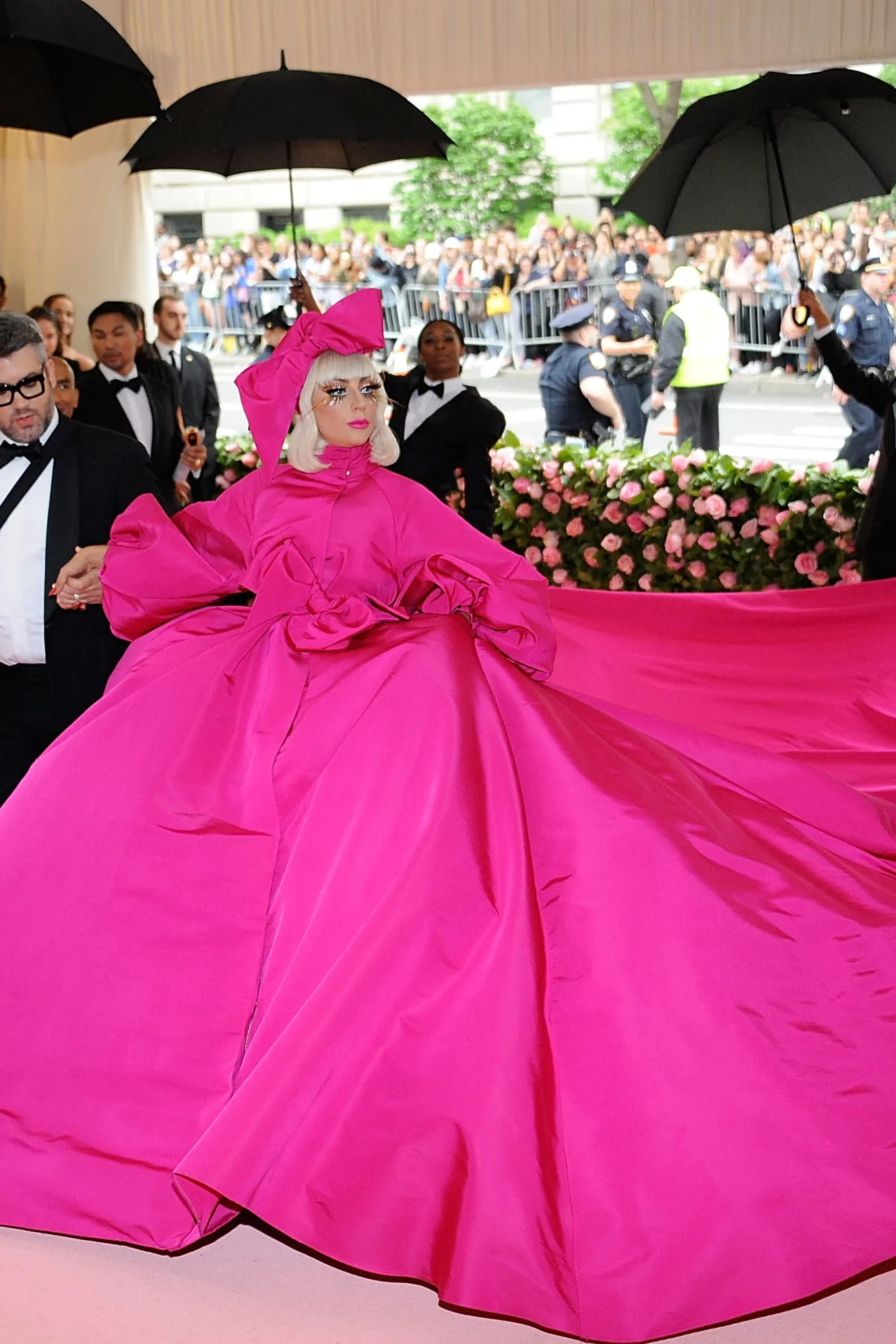 Lady Gaga asanga kuvuga ibihuha byamuvuzweho atari ngombwa