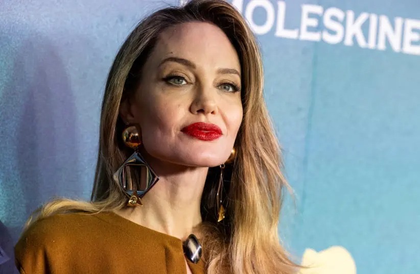 Gucibwa intege byateye Angelina Jolie guhagarika umuziki ayoboka Sinema