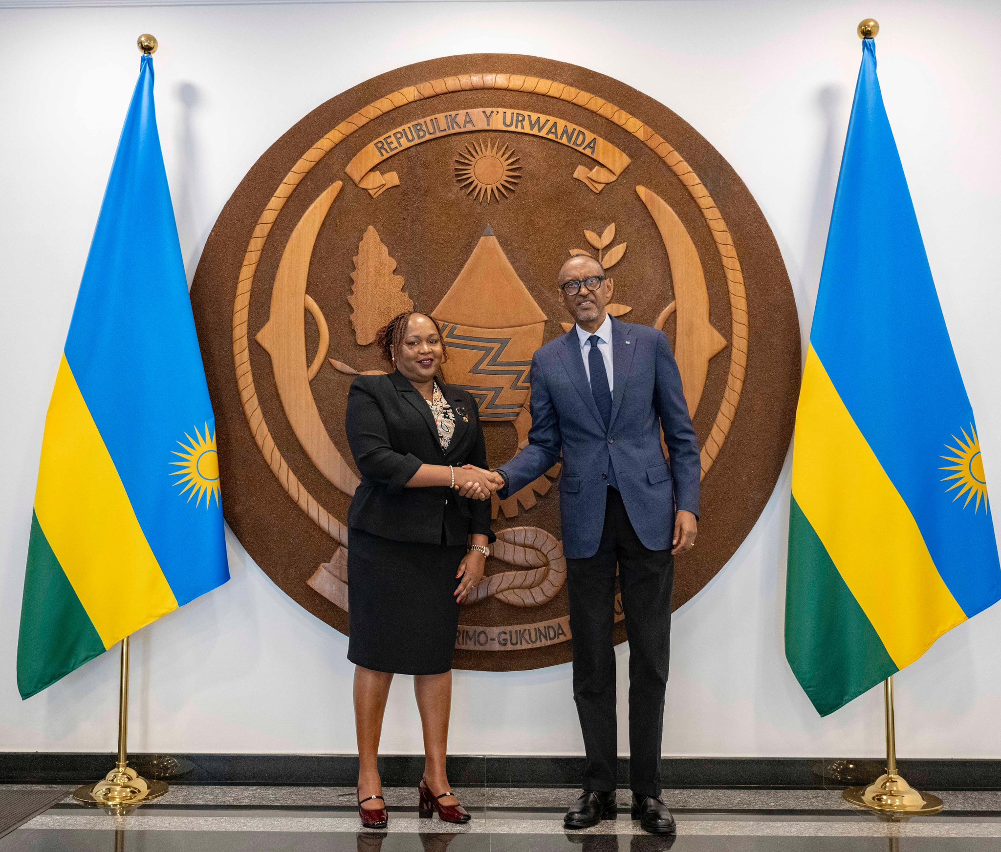 Perezida yagiranye ibiganiro n’Umunyamabanga Mukuru wa EAC