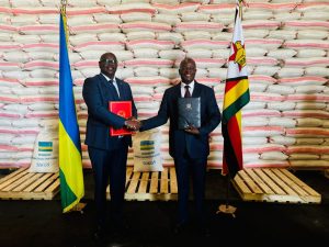 U Rwanda rwashyikirije Zimbabwe toni 1000 z’ibigori bigoboka abaturage