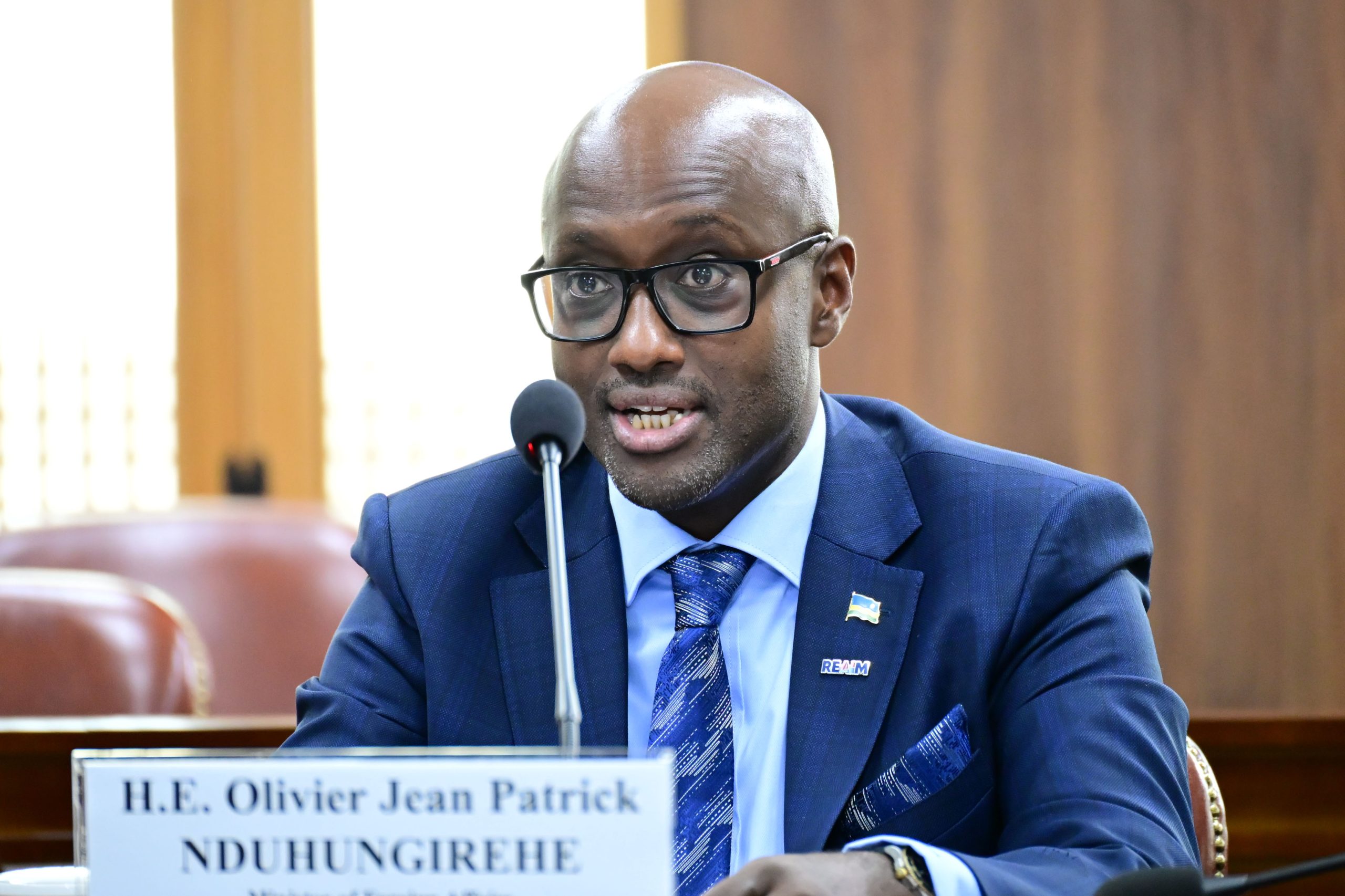 Minisitiri Nduhungirehe mu ruzinduko rw’akazi muri Korea y’Epfo