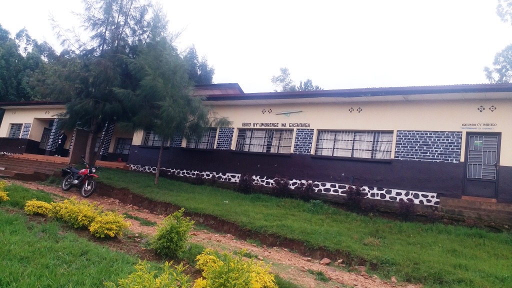Rusizi: Abagabo 2 bakekwaho urupfu rw’umugore waguye imbere y’inzu y’ubucuruzi
